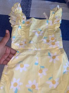 Brand: Budding Bees.. Size: 12-18 Months