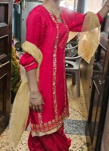 Vibrant pink Embellished Salwar Pants