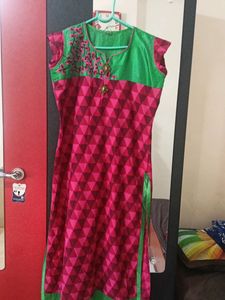 Pink And Green Combination Check Design Short Sleeves Kurti..!!