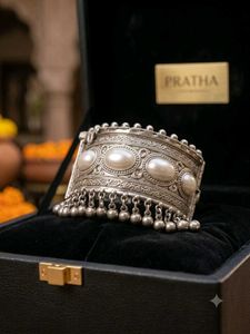 Exquisite Silver &amp; Pearl Cuff Bracelet