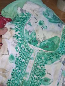 Beautiful Embroidered Kurta Set of4