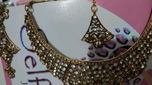 Exquisite Kundan Necklace and Earring Set