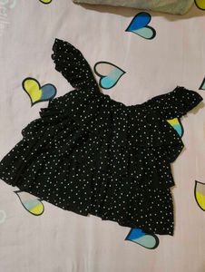Black Polka Dot Ruffle Top🖤