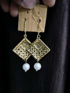 Elegant Gold Pearl Drop Earrings
