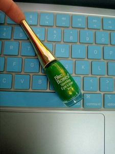 Blue Heaven Sparkling Eye Liner - Green