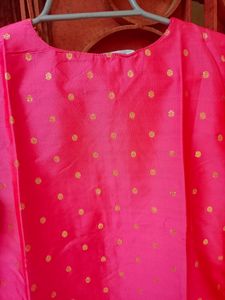 New Vaaba Woven Design Kurta Set