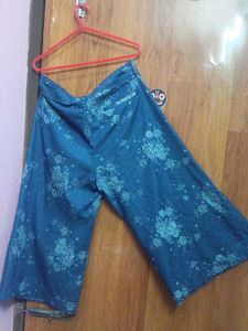Women Blue Jeans Floral Print Loose Fit Culottes