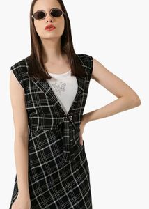 Chic Plaid Sleeveless Dress with Tie