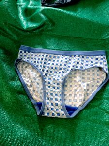 Cute Blue &amp; White Diamond Print Panties