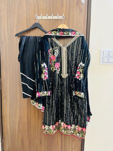 embroidered Pakistani suit