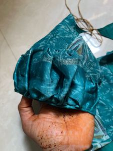 Beautiful Teal Abstract Print Saree