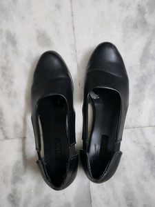 Classic Black Slingback Heels