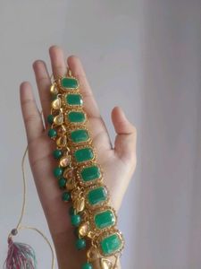 Stunning Emerald &amp; Gold Necklace Set
