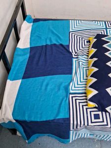 polyester Stylish Bed Sheet with Pillow of 2