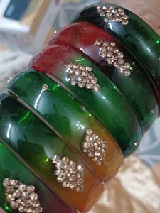 Set of 6 Festive glass Bangles