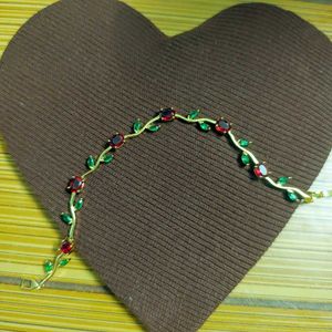Elegant Gold Bracelet with Gems