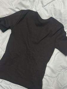 Chic Twisted Front Black Top