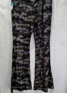 2629. Women's Camouflage Flare Pants