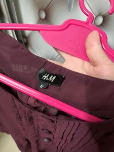 H&amp;M Maroon Sheer Pleated Button-Up Top