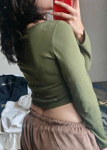 Green Long Sleeve Cropped Top