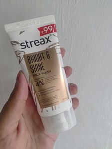 Streax Bright & Shine Face Wash