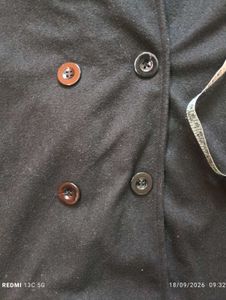 Chic Black Double-Breasted Blazer