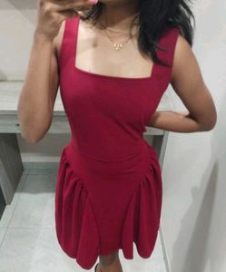 Chic Red Square Neck Dress