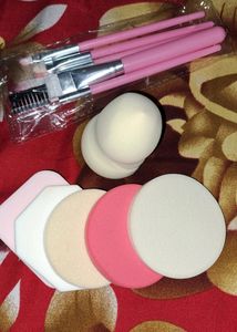 Brand New***5 Mini Makeup Brush And 6 Puff Blender