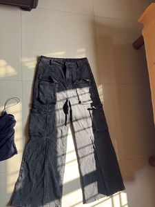 blue top cargo jeans combo