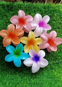 Trending Floral Design Hair Claw