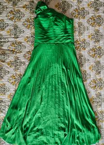 Stunning One-Shoulder Pleated Green Dress