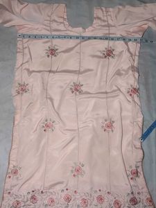 Elegant Pink Embroidered Kurta