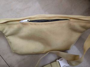 Levi Waistbag / Fanny Pack 💛