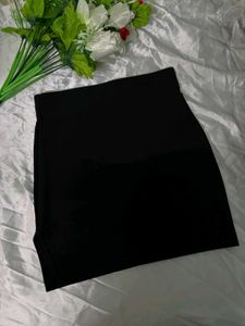 Classic Black High-Waisted Mini Pencil Skirt