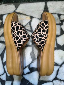 Giraffe Print Platform Slides
