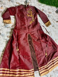 Mastani Set With Maroon Kurti &amp; Golden Skirt