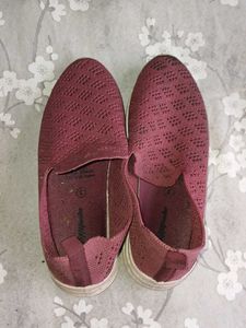 Maroon Slip-on Casual Sneakers