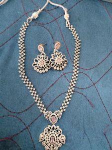 Stunning Necklace & Earring Set