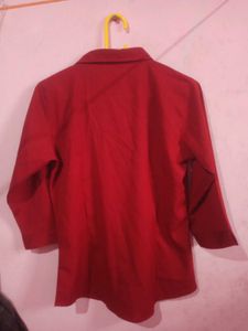 Maroon Collared 3/4 Sleeve Top