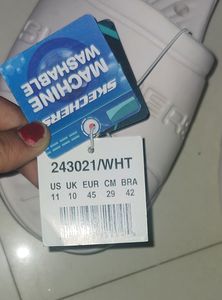 Skechers Men  Casual Slippers . Like New.