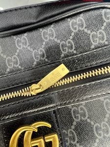 Gucci Cross Body Bag Unisex
