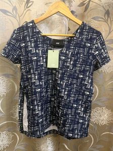 H&amp;M Navy &amp; White Abstract Print Top