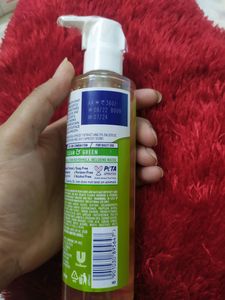 ST Ives Face Wash