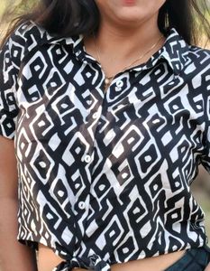 Stylish Black &amp; White Patterned Top