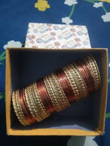 Matel Bangle Sat Nd Beautifull Kurti Combo