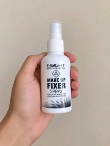 ONCE USED INSIGHT MAKEUP FIXER.