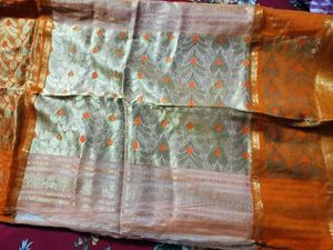 Tant Banarasi floral design saree