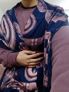 Stylish Blue & Pink Patterned Stole