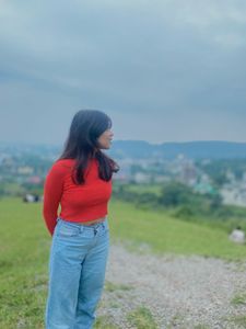 Chic Red Ribbed Crop Top
