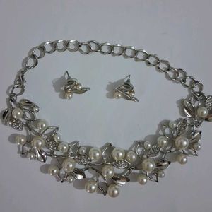 Elegant Pearl &amp; Crystal Necklace Set